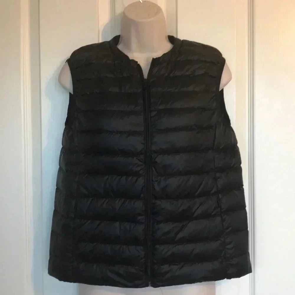 Lightweight Packable Black Vest - image 2